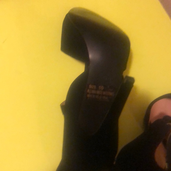 Women’s High Heel Shoes Size 10, by Lulus - Picture 4 of 4